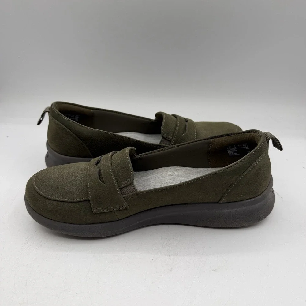 Clarks Cloudsteppers Penny Loafers Women Sz 7 M Olive Green Slip On Comfort Shoe